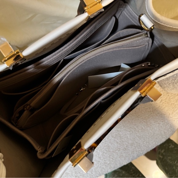 FENDI Sunshine Tote - Picture 8 of 10